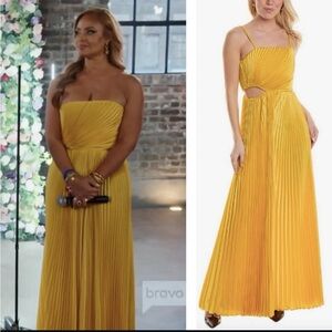 NWT alice + olivia
Powell Wide Leg Jumpsuit